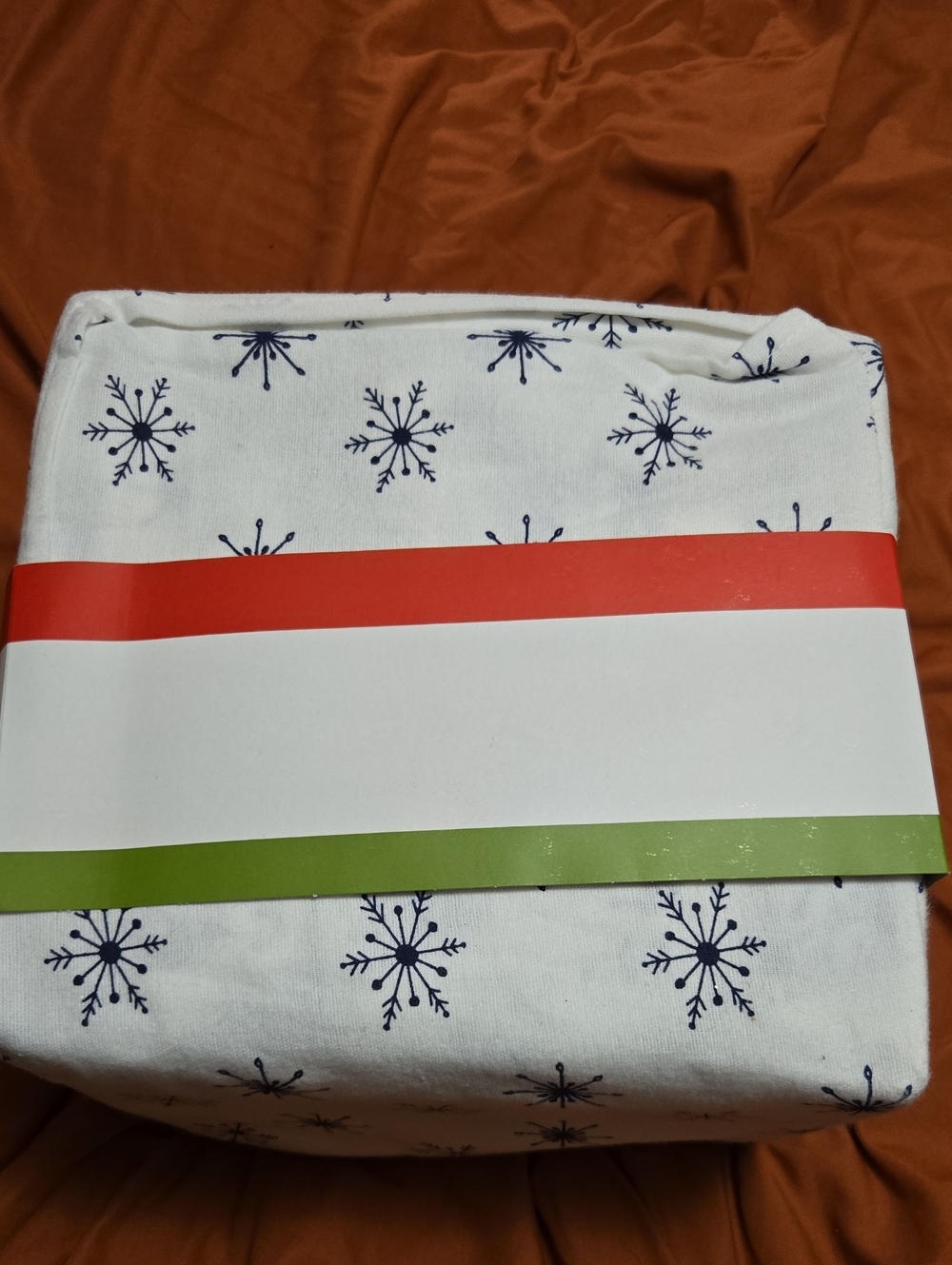 Flannel Queen Sheet Set - White with Navy Snowflake - Picture 3 of 6